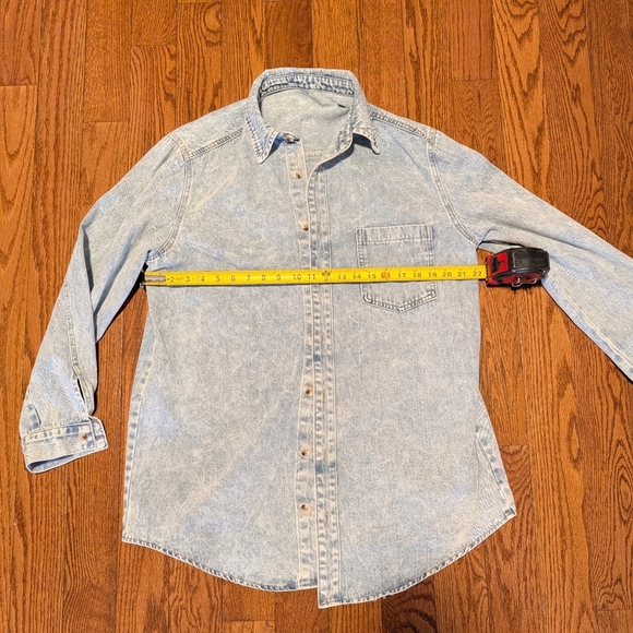 SHEIN Light Wash Loose Fit Denim Button-Down Shirt - Picture 3 of 7